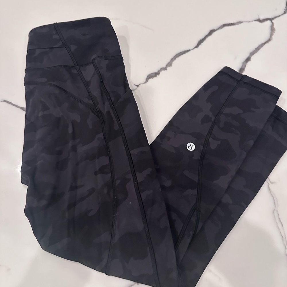 Lululemon navy camouflage, legging size 4